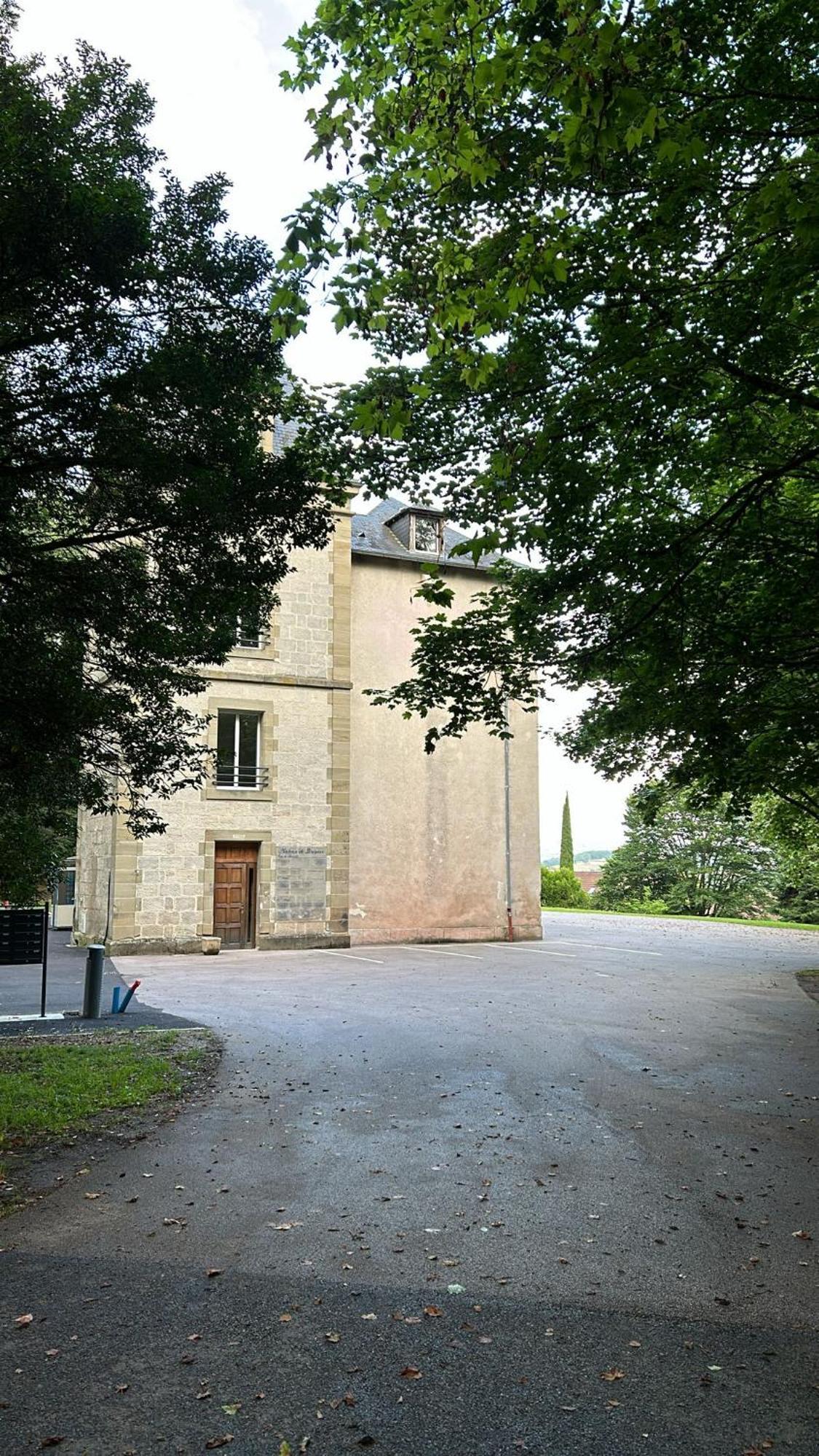 Апартаменты Chateau De Serignac Malemort Экстерьер фото